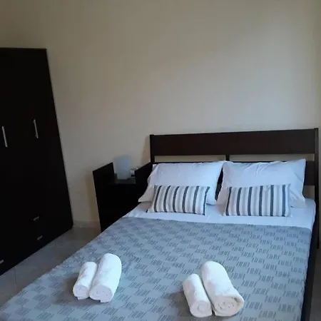 Appartement Chris 1 *