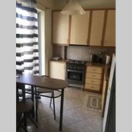 Chris 1 Apartman *